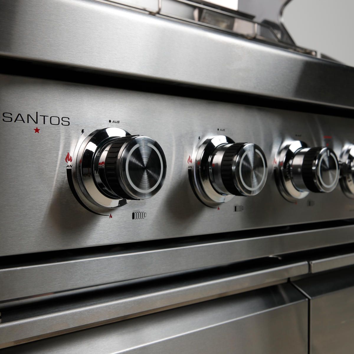 santos-gasgrill-p-618-mit-seiten----heckbrenner--edelstahl-drehknoepfe-dc8485934b24e0675e75975d386ebaed_1920x1920